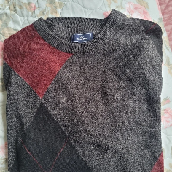 Fall sweather - Picture 3 of 3